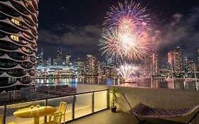 Luxury Marina Tower Stay Waterfront & City Views